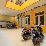 RedDoorz Syariah near RS Pirngadi Medan