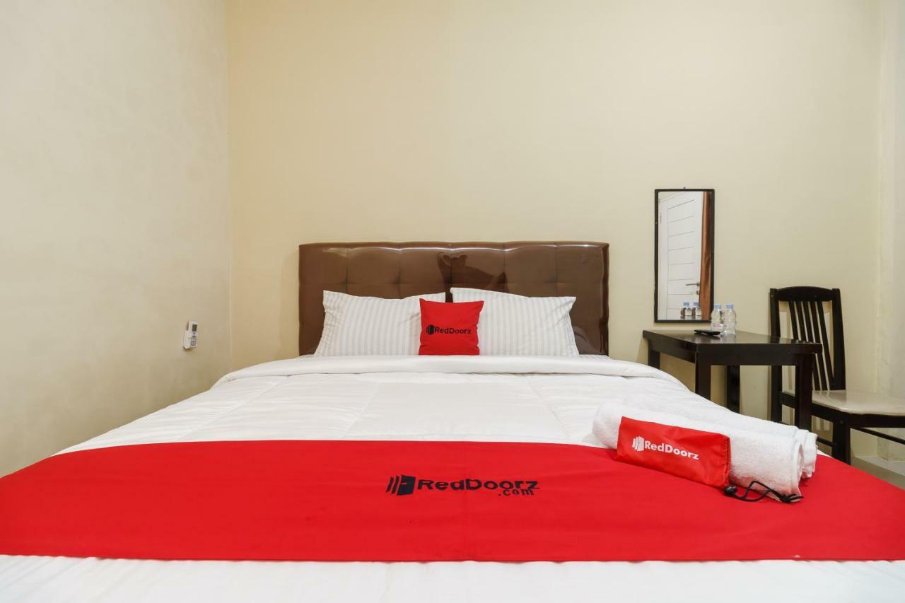 Reddoorz Syariah Near Rs Pirngadi 3* Medan